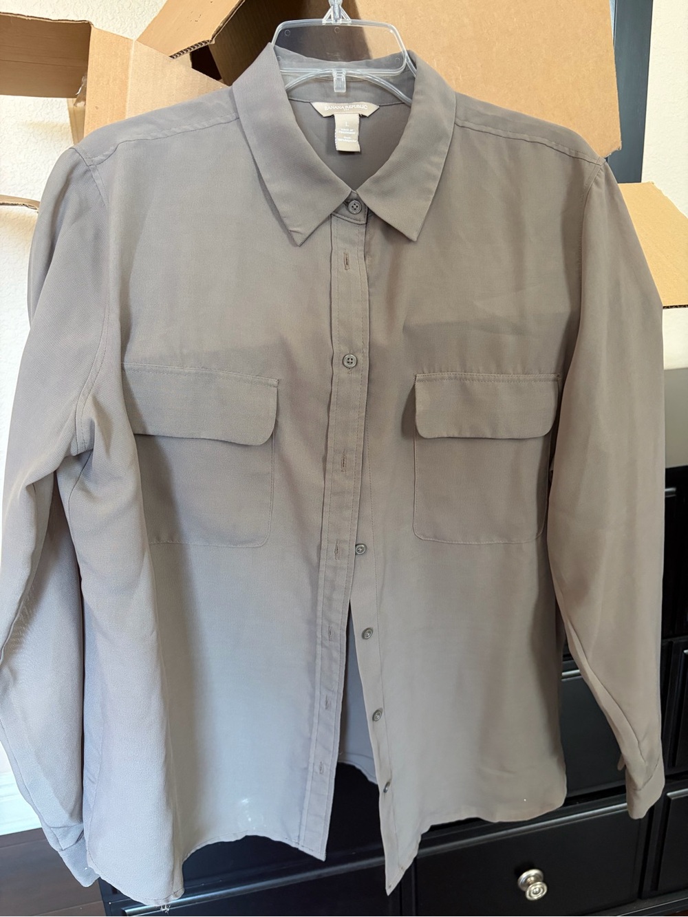 $7 SALE Banana Republic Olive Gray Button-Front Shirt
